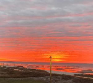 Luxury Romantic 2BR Beachfront Condo with Jet Tub, Ocean View Balcony on Boardwalk
