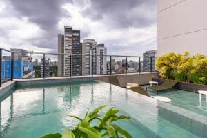 High Standard Studio, Rooftop Pool, 5 min Subway