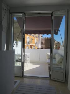 Casa al Castillo - charming & authentic townhouse - terrace with stunning castle views