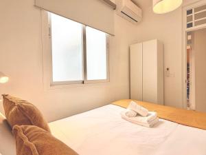 Renovated Apartment in Soho by Pineapple Homes