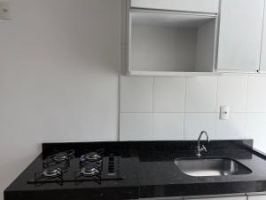 Apartamento novo a 400 metros do Shopping Flamboyant e a 6 km do MotoGP