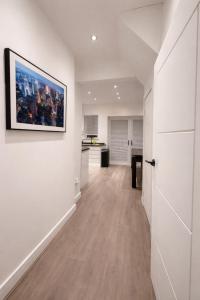 Boutique Home MCR with Games Table, Sleeps 9