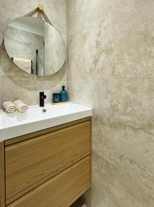 Luxury Beachfront 2BR Promenade des Anglais