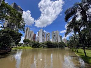 Apartamento novo a 400 metros do Shopping Flamboyant e a 6 km do MotoGP