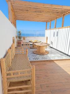 Open waves surf house