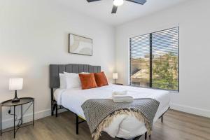 2BR CozySuites at Kierland Commons with pool #09