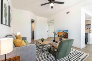 2BR CozySuites at Kierland Commons with pool #10