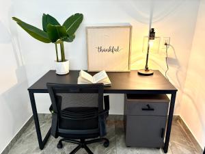 Downtown 1 or 2 Bedroom Stay - 3-min to Ferry