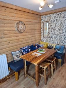 The Swallows Return Log Cabin Post Code A91D954