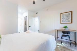 2BR CozySuites at Kierland Commons with pool #11