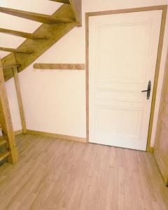 Duplex 3 bedrooms 8 people Heated pool Ski in ski out