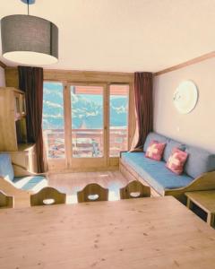 Duplex 3 bedrooms 8 people Heated pool Ski in ski out