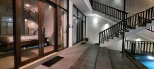 Serenity Nirvana Palace -Private Rooms & Suitable for families Jimbaran