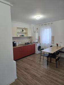 Kasper Coresi Mall - Rise Private Apartments & Suites