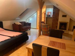 Studio z kominkiem Leśna sauna Jacuzzi Hot Tuba