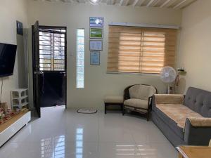 2BR Cozy Townhouse - AC in rooms only
