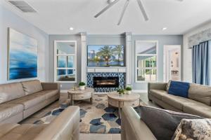 Happiest Home on Earth - Custom Pirate & Nature Bunks 8 King Suites Theater & Pool