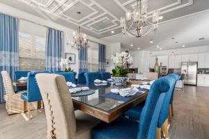 Happiest Home on Earth - Custom Pirate & Nature Bunks 8 King Suites Theater & Pool