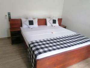 Kings Marine B&B Surf Hotel