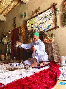 Merzouga Desert Family Host tata- Hassi Labied Dunes View & Tours