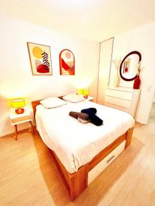 Vase dhonneur HOME proche de la gare de Corbeil ,de laéroport dOrly & de Winnoland