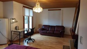 Private room in the big house near Bolligen station