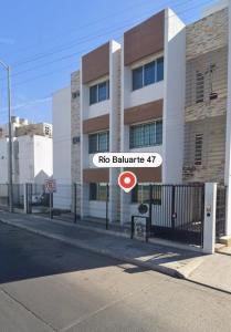 Ideal location! Apartment 2 blocks from the Malecón