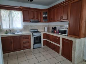 Ideal location! Apartment 2 blocks from the Malecón