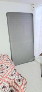 Casa planta baja 4 camas matrimoniales 1 colchón individual, garaje, UAEH