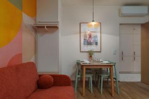 Designer 3-Bedroom by the Metro with Steam Sauna