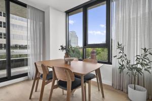 Brand New City Apartment with Pool & Gym Access