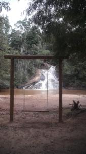 CASA DE CAMPO Banheira, Lareira e Cachoeira