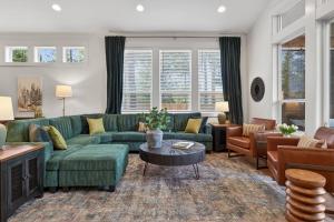 Downey Pines Luxury 5BR Mountain Escape in Sunriver
