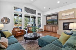 Downey Pines Luxury 5BR Mountain Escape in Sunriver