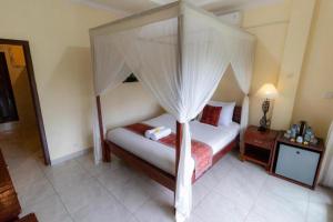 deluxe room pool view