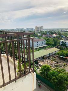 722 Avida Atria Storey 2 Come, Central, Cozy