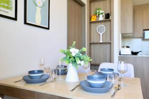 Canvas Condo New 2BR Apt 111-80 Near Beach & Boat Avenue