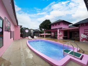 Kitty Paradise Lot 2950