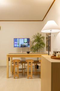 Hongdae Mangwon Station Nearby, Quiet Korean-style Stay, Free Luggage Storage