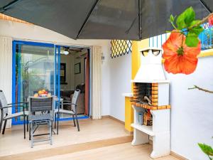 Holiday home in Roquetas de Mar by the sea