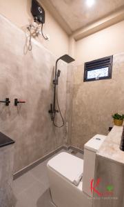 Kmee Eco Transit Hotel
