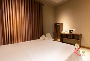 Kmee Eco Transit Hotel