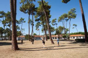 Villages vacances Residence Sous les Pins (by Popinns) : photos des chambres