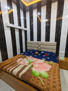 RADHA MADHAV GUEST HOUSE
