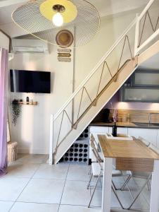 Lilas clim balcon piscine parking privé