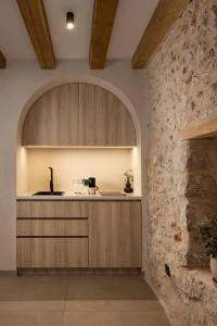 Old Town Olive Studio Apartment