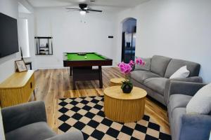 The All-In Entertainment House