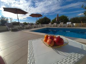 SEALUXE Apartments with Heated Pool and Sea View