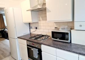FANTASTIC COZY 3bed Hse London ExCEL Free Parking WIFI Sleeps 6