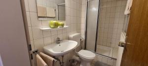 Doppelzimmer Heimatliebe mit schönem Balkon - Pension Hauber